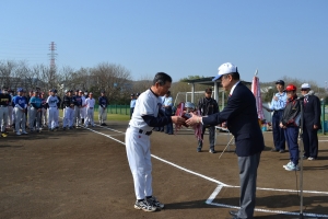 男子第1部準優勝杯返還