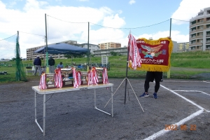 優勝旗・優勝カップ