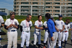 銀メダルチームメダル授与