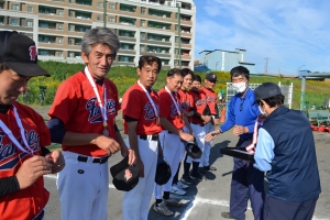 銅メダルチームメダル授与